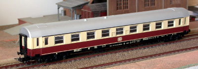 Jouef Trim Toy's ref. 1317057 passenger coach 1ˢ ᵗ  class DB TEE livery