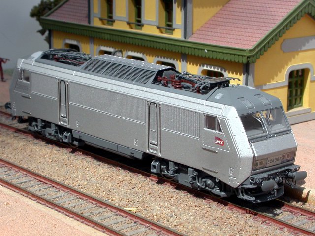 JOUEF/HORNBY: locomotive BB 26003 SNCF livrée JOUEF/HORNBY: locomotive BB 26003 SNCF livrée