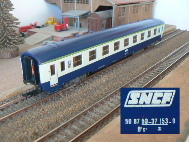 Lima réf. 309209 voiture B⁹c⁹ 50 87 59-37 153-9 SNCF type DEV AO