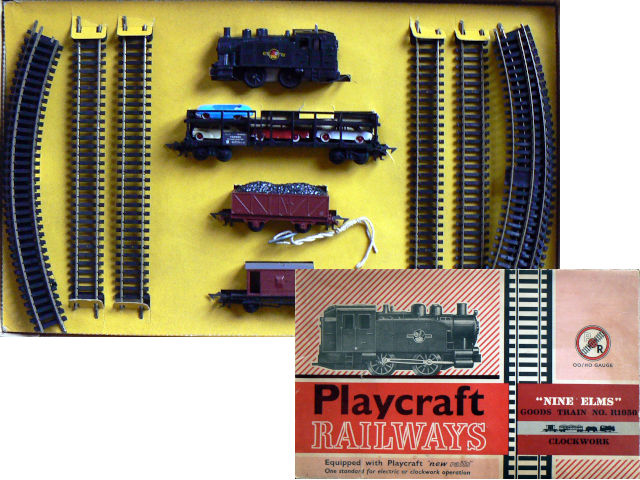 Playcraft ref. R1050 train set « Nine Elms »